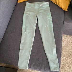 Nike Pro Therma-Fit Leggings wit Pocket Size M in Sage